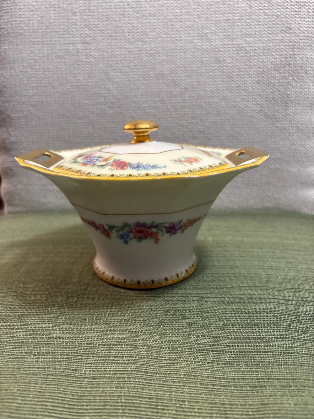 White Porcelain Covered Sugar Bowl with Floral Band and Gold Accents